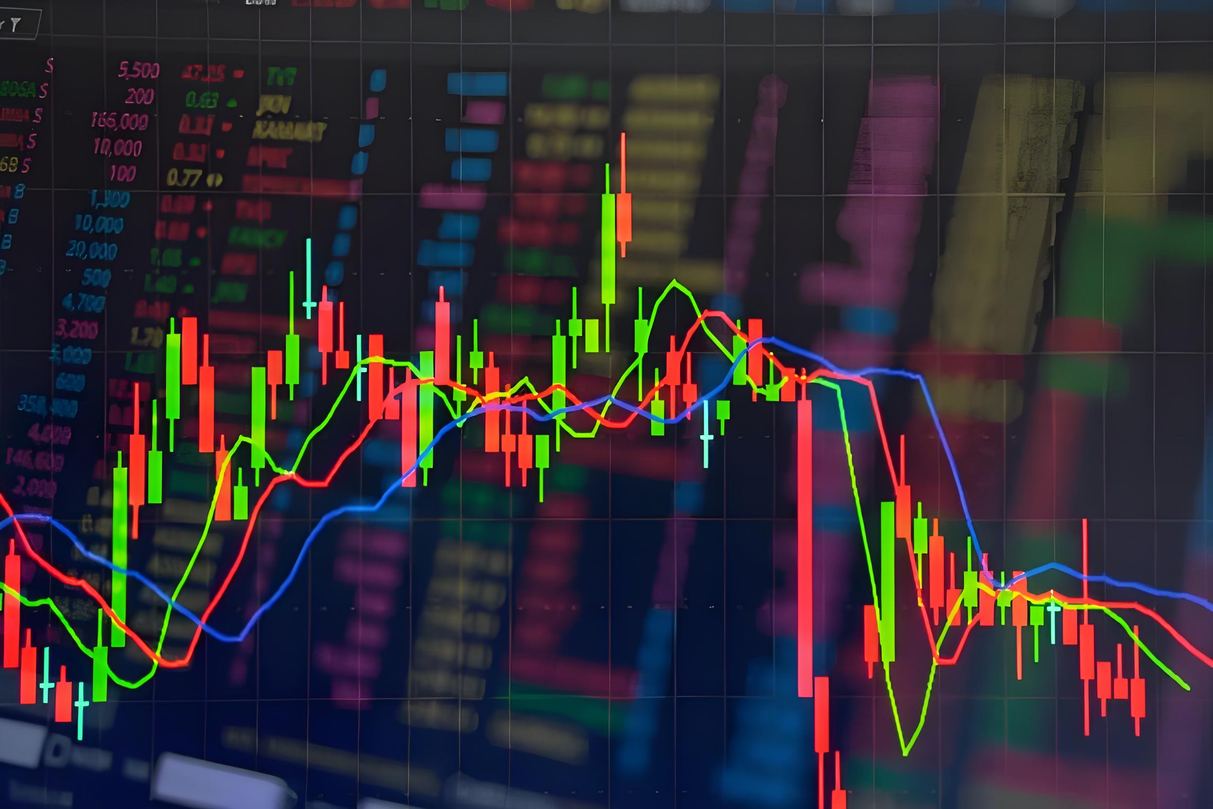 在线配资 【ETF动向】8月9日添富中证800ETF基金跌0.35%，份额减少1.09亿份